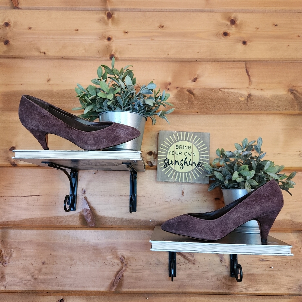 Carriage Court 💜 Vintage 663 Suede Leather Pigskin Pump Brown Heel Slip On 6.5D